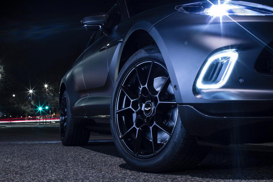Колеса Aston Martin DBX by Q 2020 года  (фото 4 из 11)